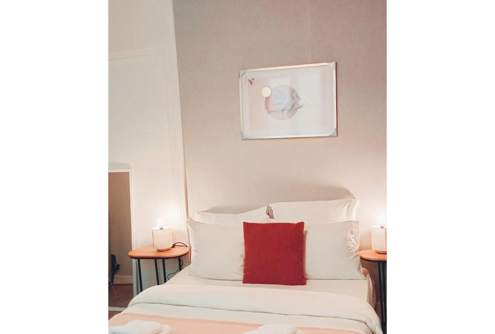 Car17-0G Apartment Paris